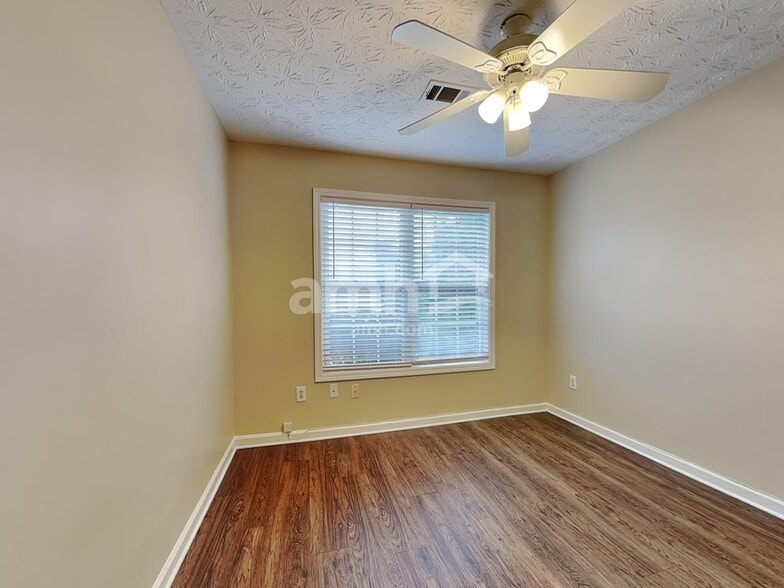 Building Photo - 1160 Hillary Ln