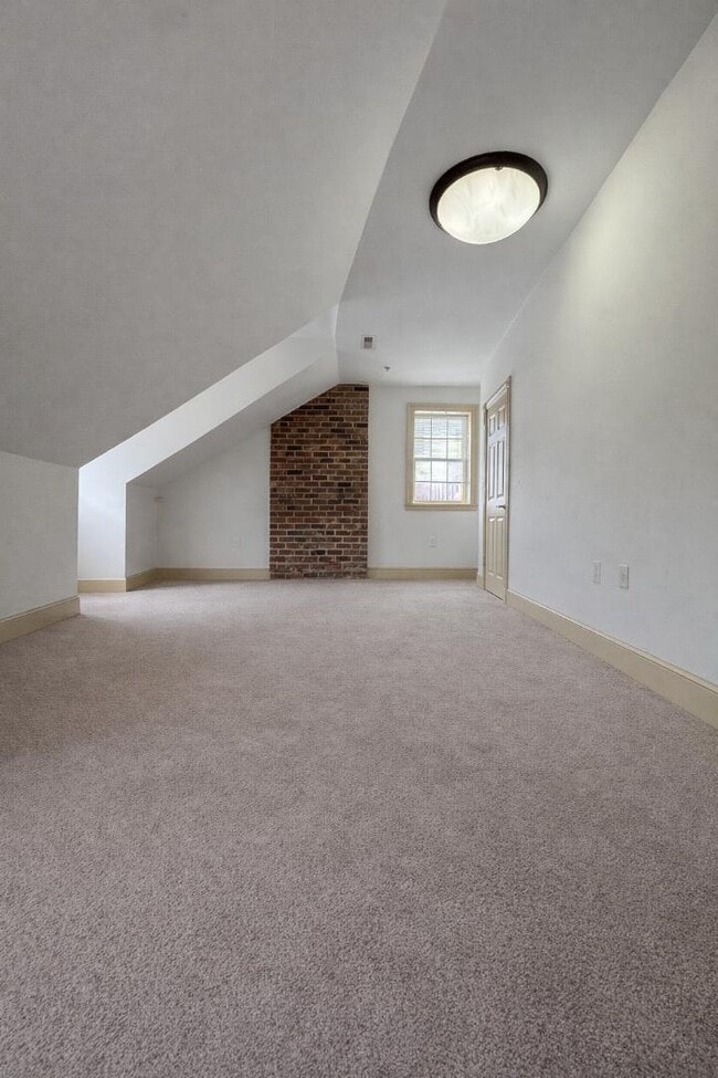 Building Photo - 26 W Old St