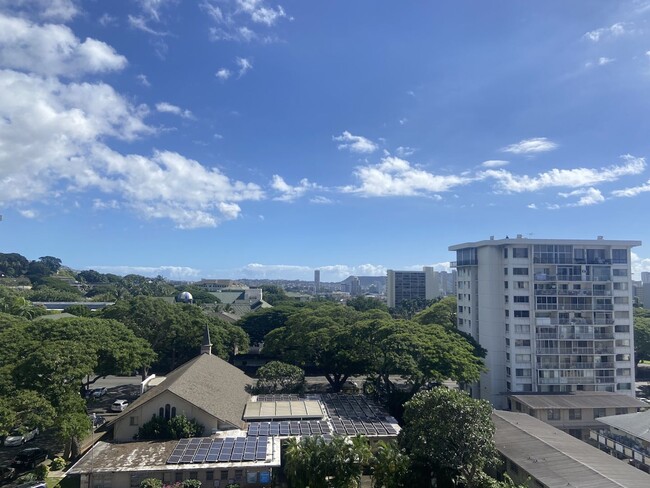 Building Photo - Remodeled 1 bedroom 1 bath in Punahou/Wild...