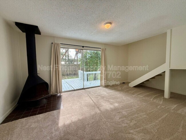 Building Photo - 222 7th St