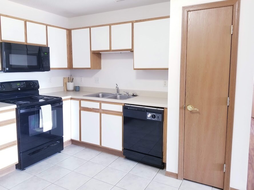 Building Photo - 1230 Murray St NE