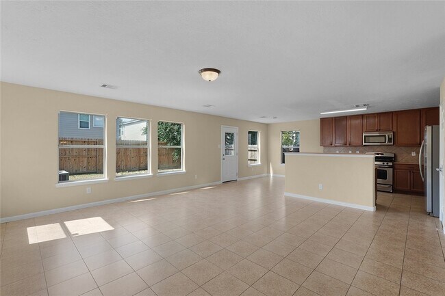 Building Photo - 18743 Westgate Park Dr