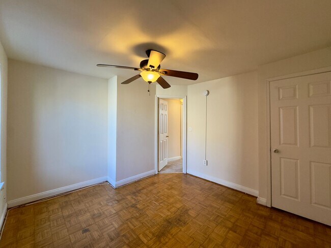 Building Photo - Large Four Bedroom Townhome in Pigtown