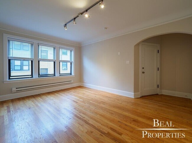 Building Photo - 0 bedroom in CHICAGO IL 60647