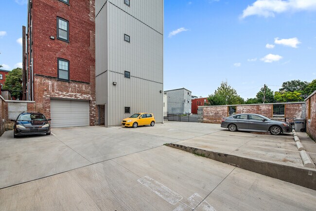 Building Photo - 626 Columbia Ave