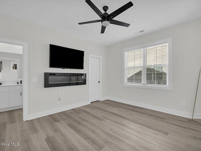 Building Photo - 1212 Kerr Lake Dr