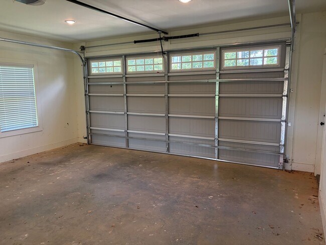 Building Photo - Renovated Ranch in Oconee County