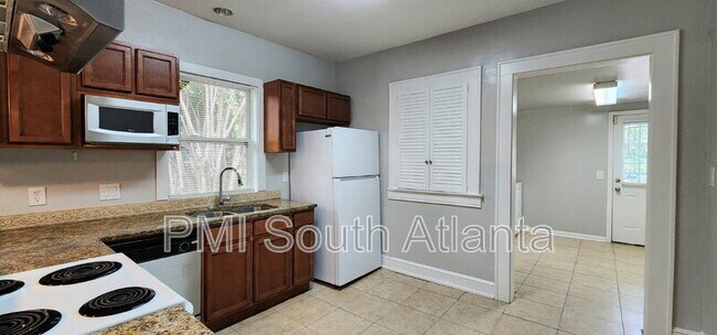 Building Photo - 3411 N Fulton Ave