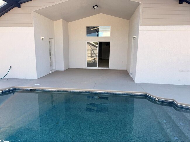 Building Photo - 2604 Luiseno Way