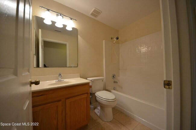 Building Photo - 2640 Brookshire Cir