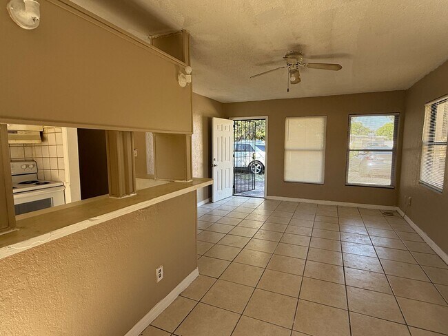 Building Photo - House for rent