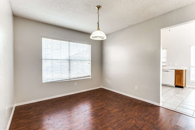 Building Photo - Cozy 3BR Located in Arlington!