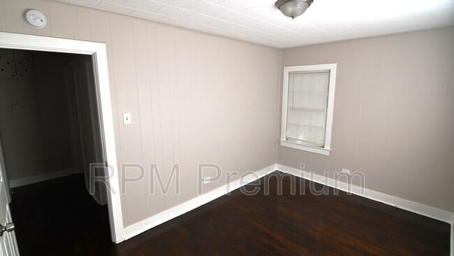 Building Photo - 2766 Seneca St