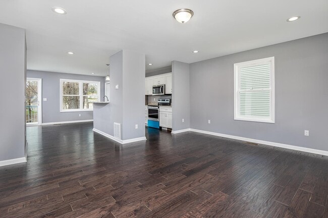 Building Photo - Modern Home in Shiloh!