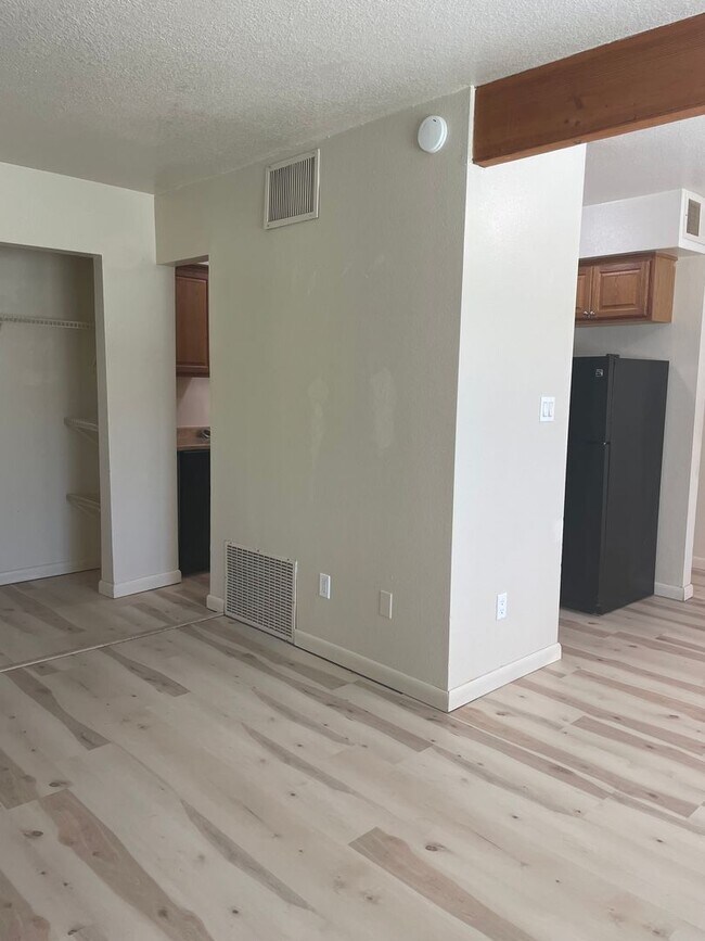 Building Photo - 1705 Heatheridge Rd