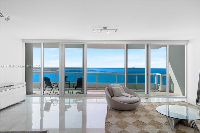 Building Photo - 1643 Brickell Ave