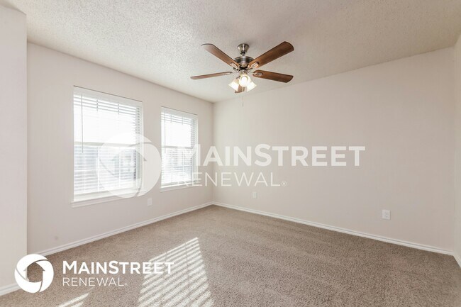 Building Photo - 2801 Willow Ridge Dr