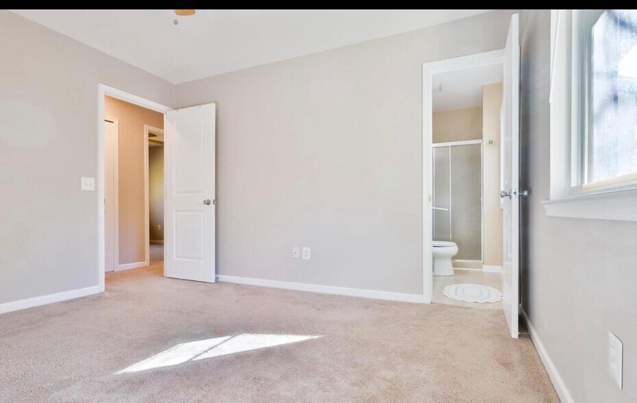 Building Photo - 11817 Coopers Ct