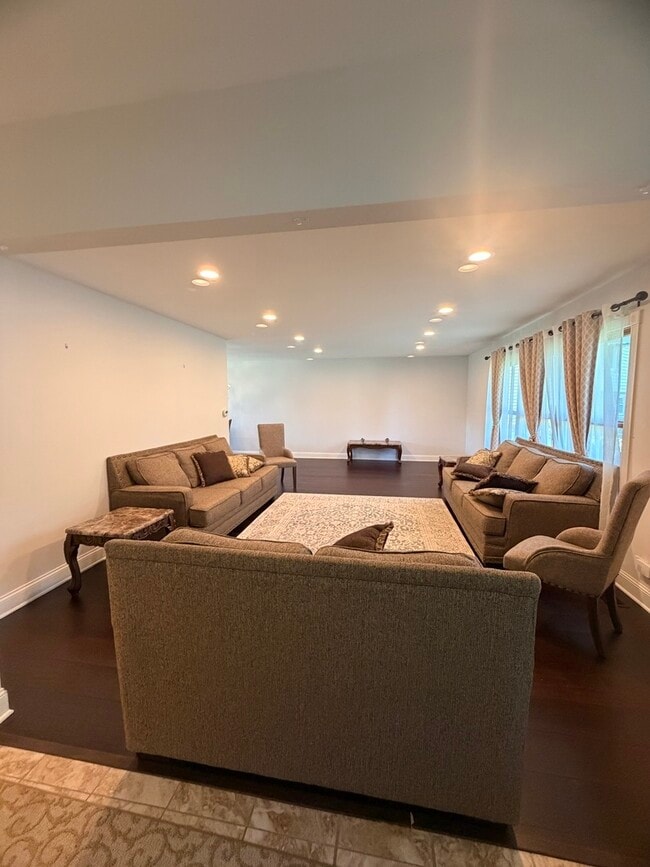 Building Photo - 7791 Sherwood Cir S