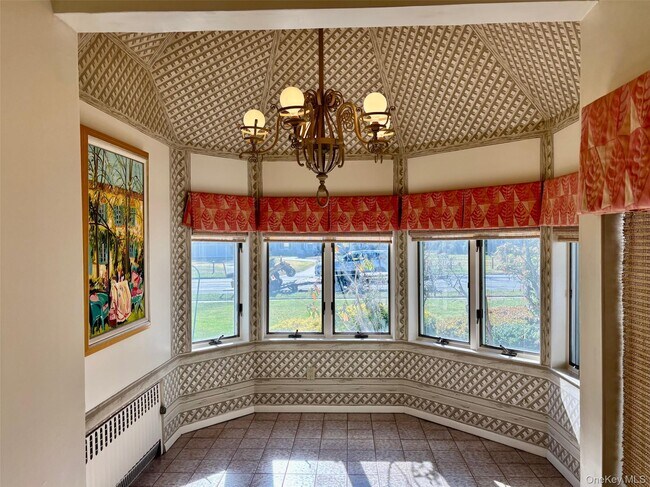 Building Photo - 185 S Country Rd