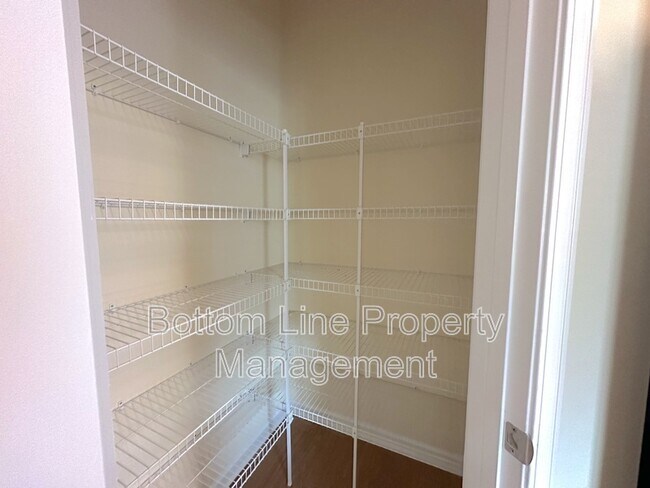 Building Photo - 9341 Hamel St