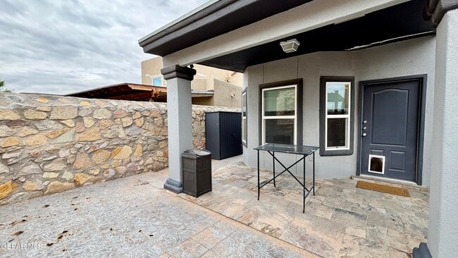 Building Photo - 633 Pete Payan Dr