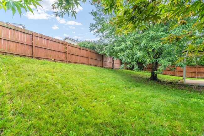 Building Photo - 2376 Wadsworth Dr