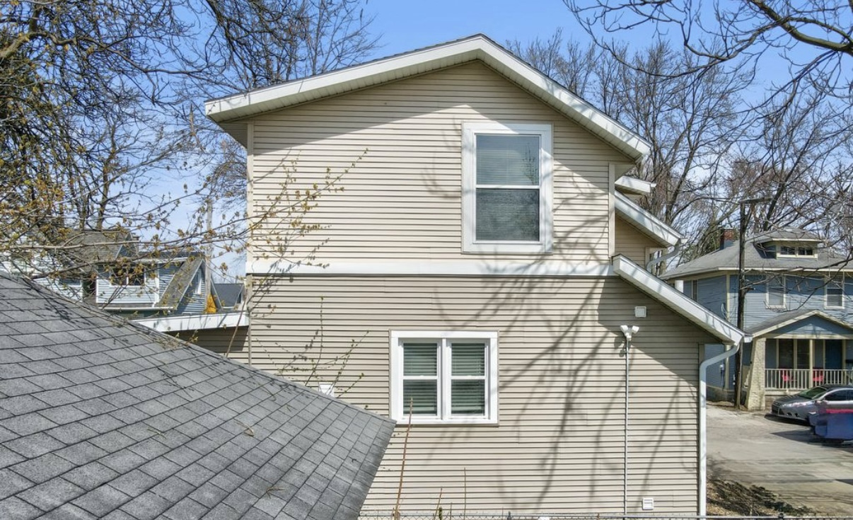 Building Photo - 904 Zeeland Ct NE