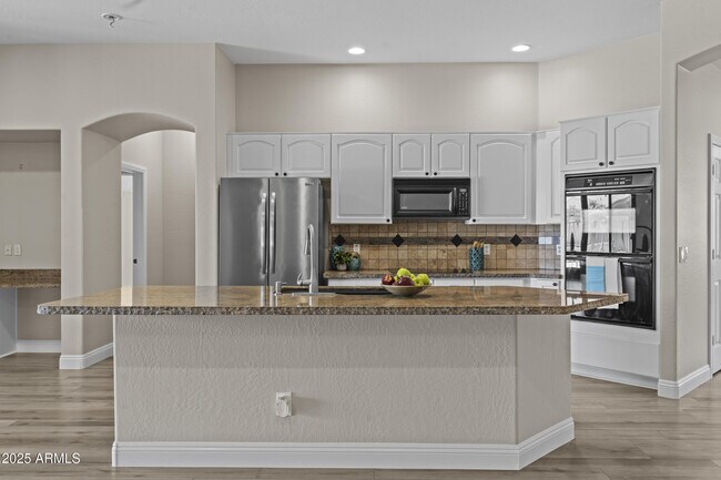 Building Photo - 9733 W Hedge Hog Pl