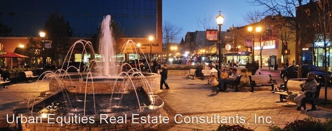 Building Photo - 160 E Lake St