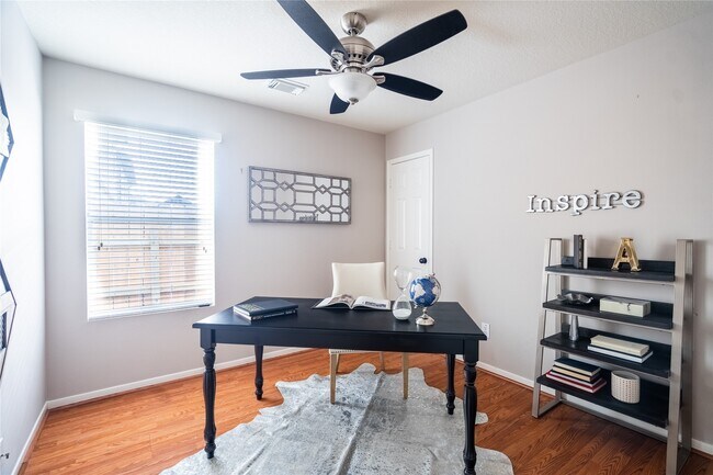 Building Photo - 15419 Hazel Thicket Tr