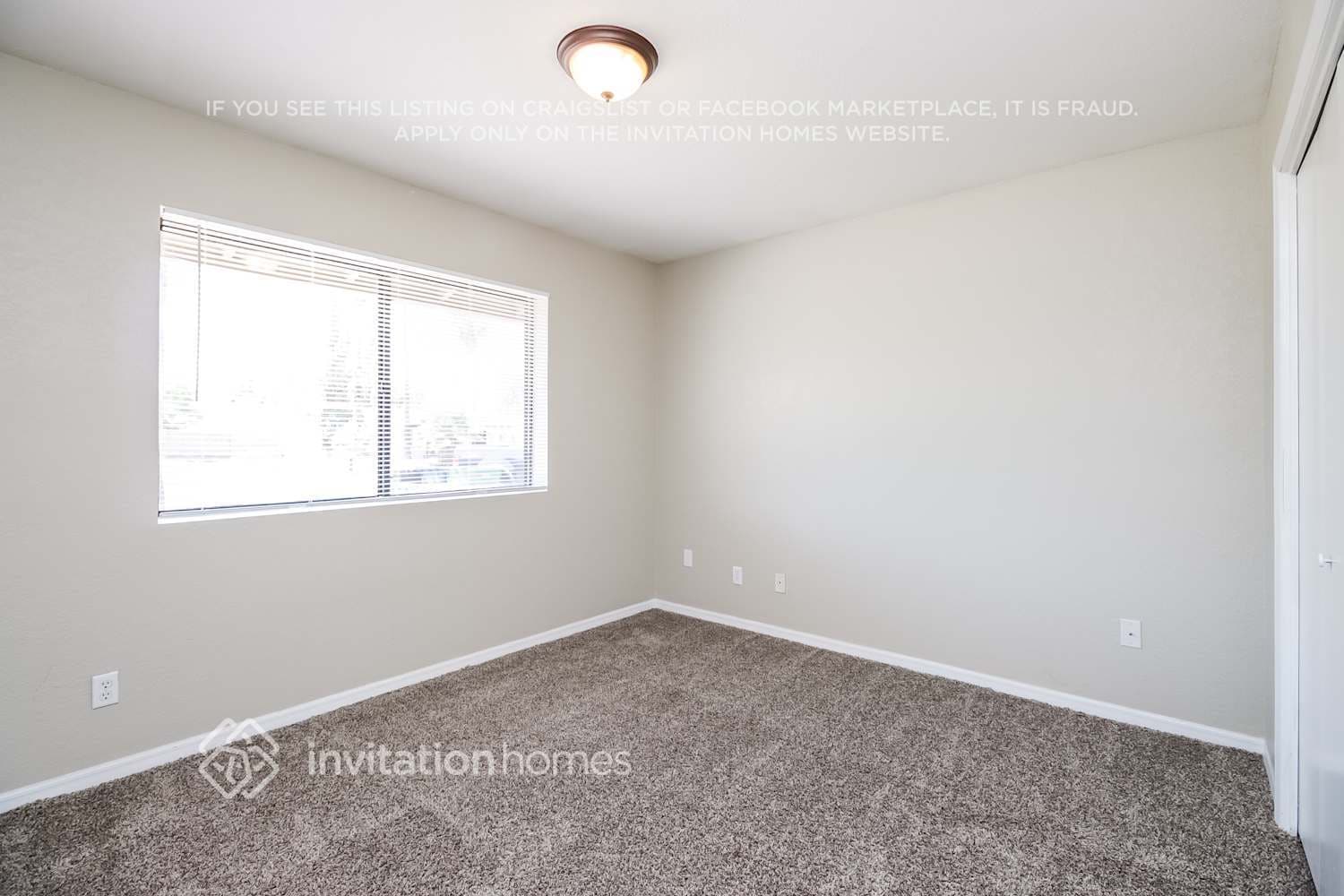 Building Photo - 1254 E Indigo St