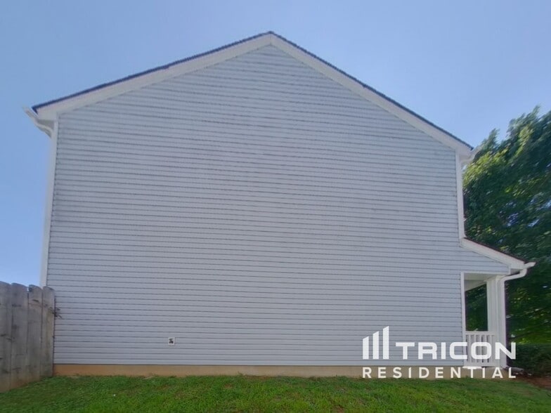 Building Photo - 9328 Bradstreet Commons Way