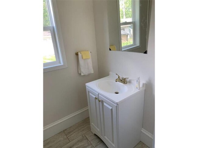 Building Photo - 2818 Dupont Ave N