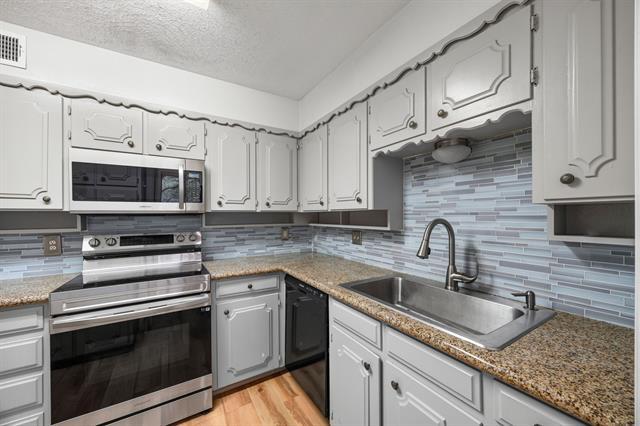 Building Photo - 2019 Fleur De Lis Ct