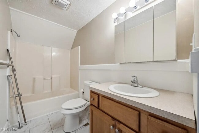 Building Photo - 3399 E 65th St