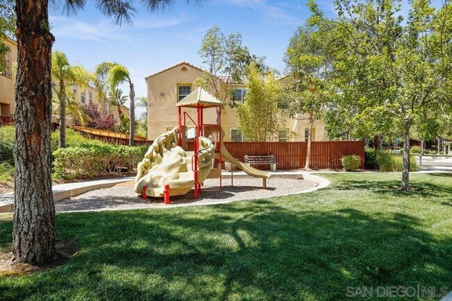 Building Photo - 907 Mira Lago Way