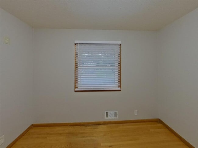 Building Photo - 2660 Roth Pl