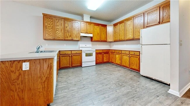 Building Photo - 122 Grove Hill Ave