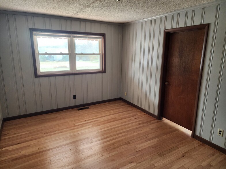 Building Photo - 6911 Hickory View Ln