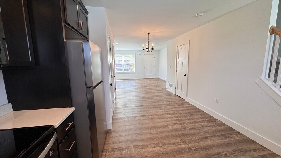 Building Photo - 19 Burk Ct
