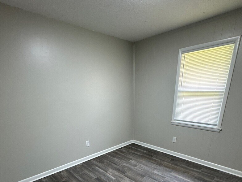 Building Photo - 66 Briarcliff Dr