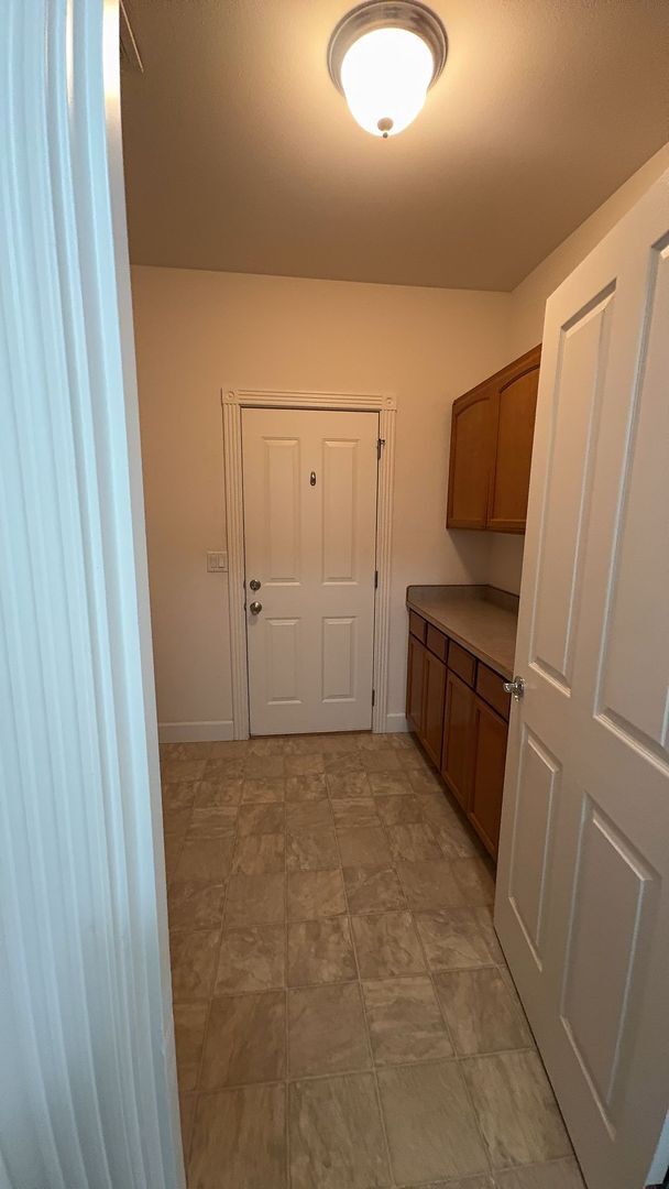 Building Photo - 2 Bed 2 Bath Home