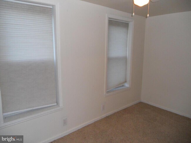 Building Photo - 3128 N Shedwick St