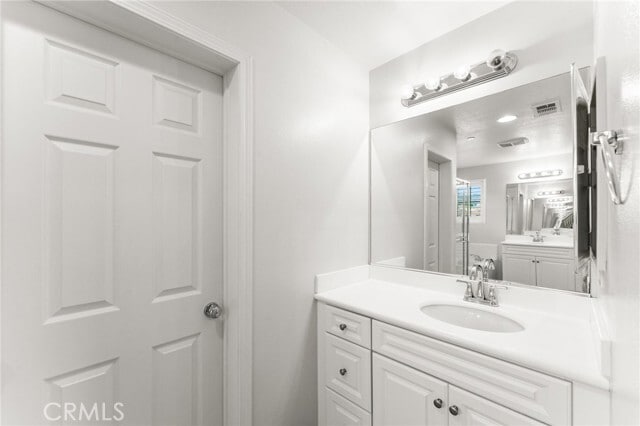 Building Photo - 64 Full Moon