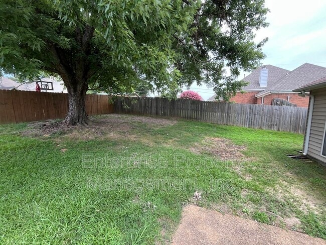 Building Photo - 5503 Kindle Creek Dr