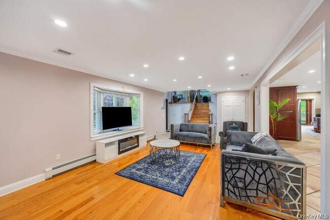 Building Photo - 4 2nd St