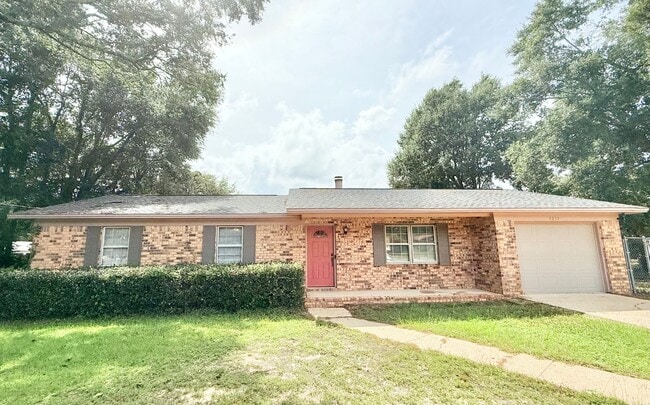 Primary Photo - Charming 3-Bedroom - Pace