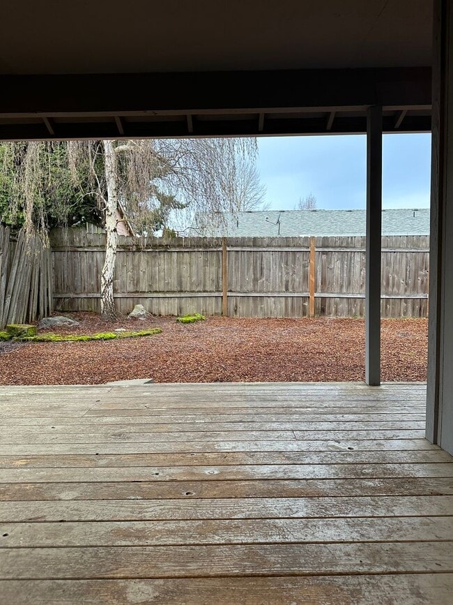 Building Photo - FREE RENT! Newly Updated Single Level Home in Established Keizer Neighborhood