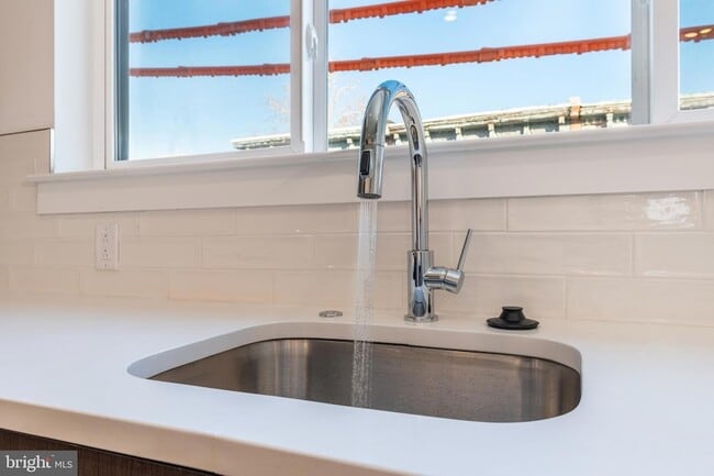 Building Photo - 710 N 16th St